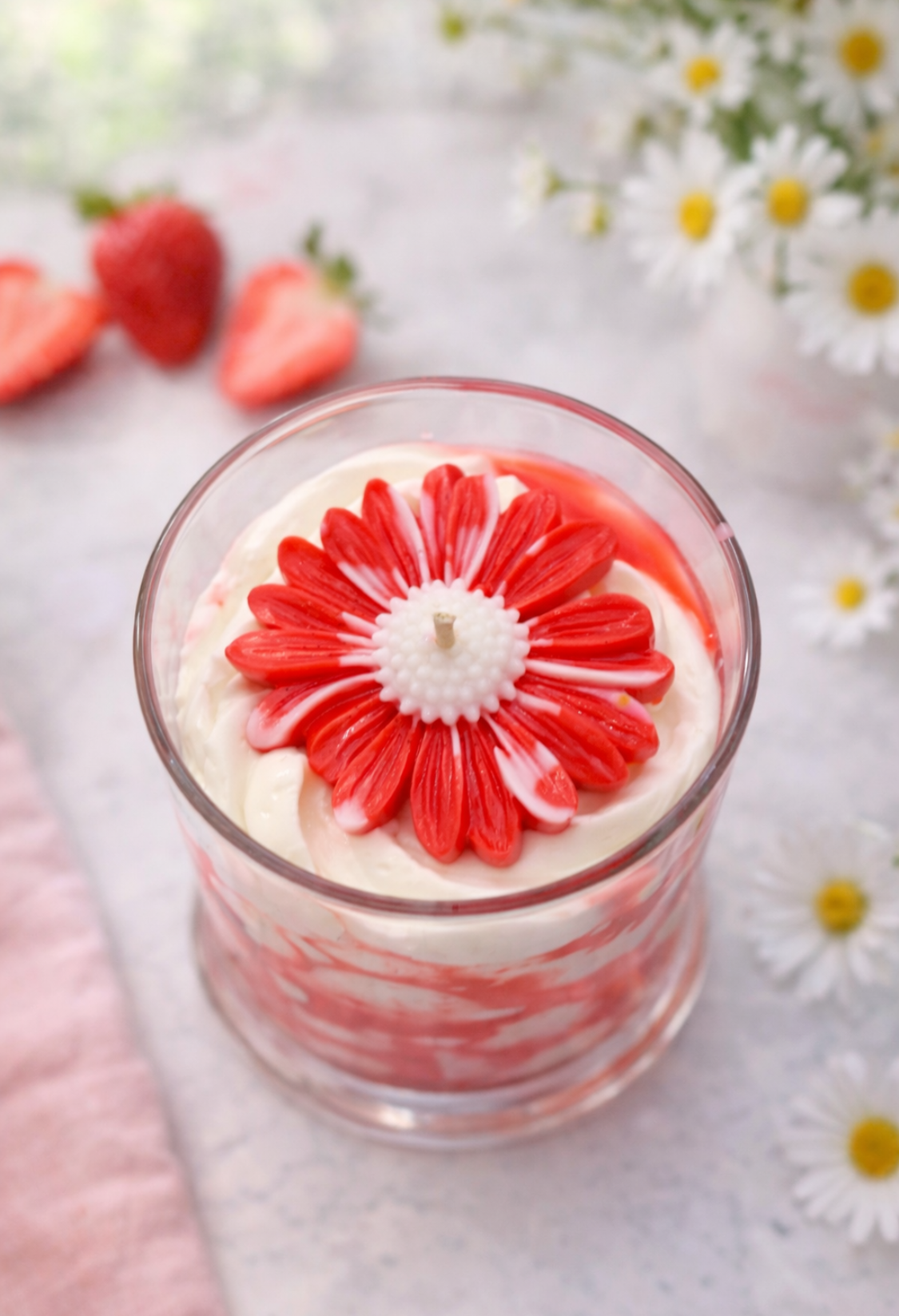 Strawberry Daisies – Fresh Strawberry Scented Candle